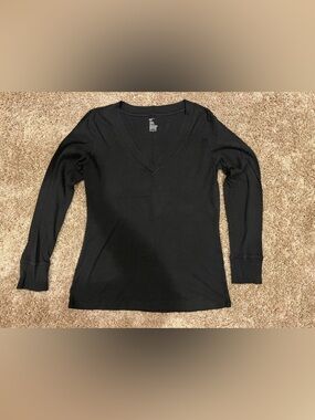 GAP Black V-neck Shirt XL